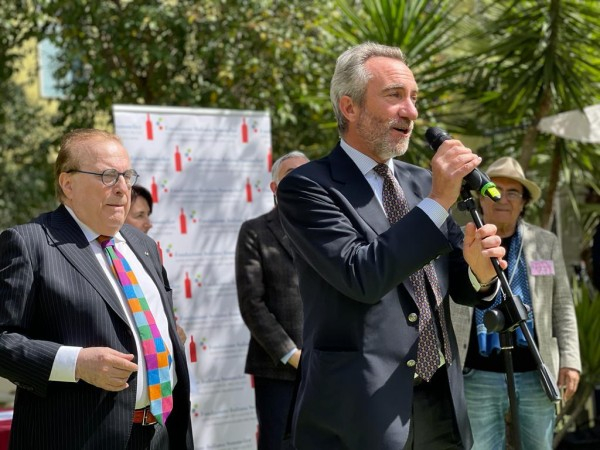 Il Principe Alessandrojacopo Boncompagni Ludovisi con Il Presidente Franco M. Ricci in occasione della consegna dei diplomi di Sommelier alle detenute del carcere di Rebibbia