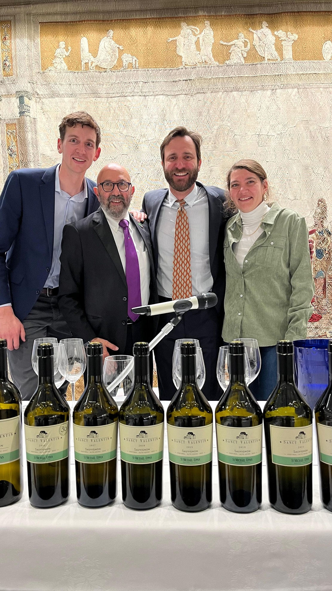 Jakob Gasser enologo con i redattori di Bibenda